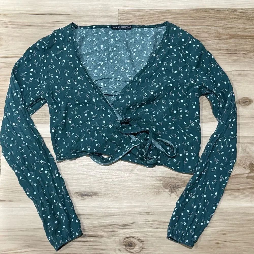 Brandy Melville Long Sleeve Floral Tie Front Crop Green Top Women’s Small